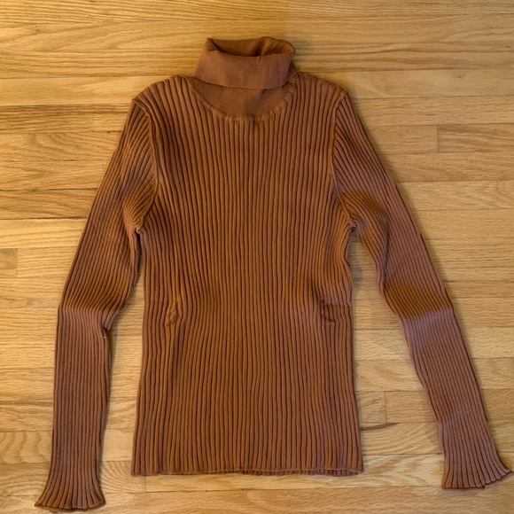 Burt orange turtleneck - Picture 1 of 3